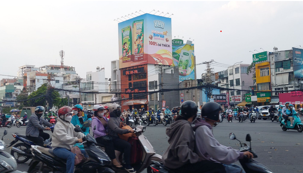 Billboard 130 Cách Mạng Tháng Tám, Quận 3