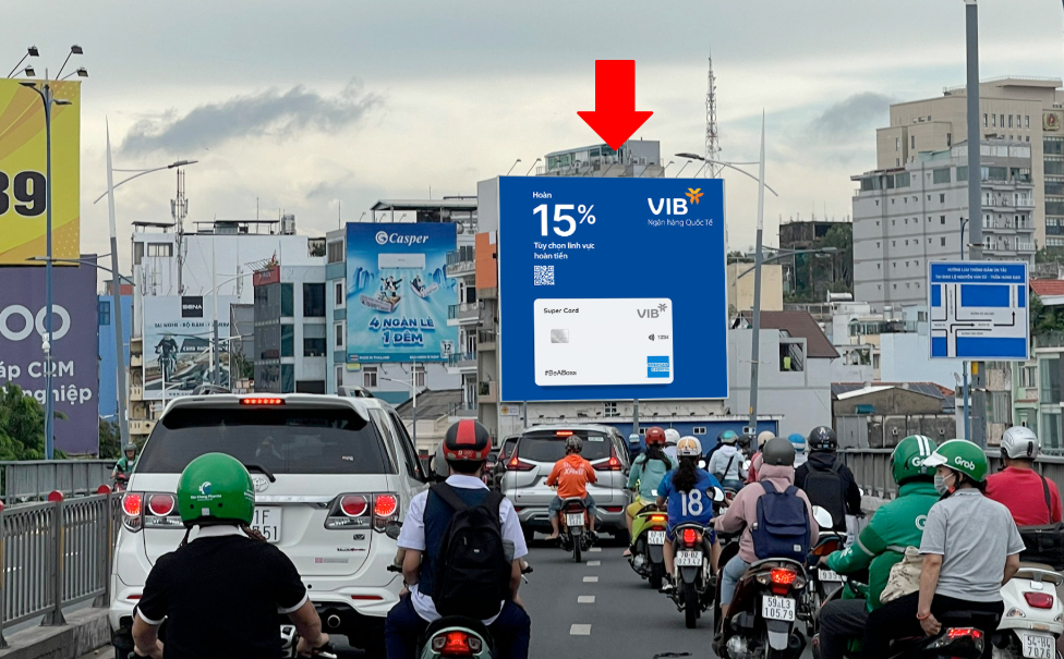 Billboard 2 Nguyễn Văn Cừ, Quận 1