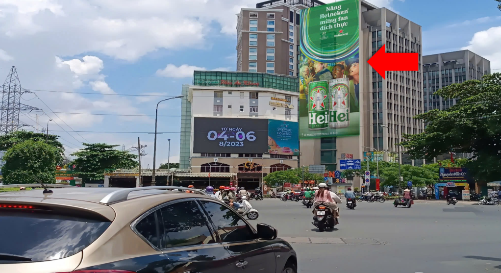 Billboard 35 Nguyễn Văn Cừ – Nguyễn Cư Trinh, Quận 1