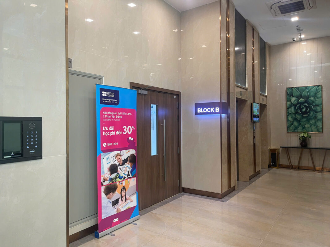 Hình ảnh minh họa quảng cáo đặt standee