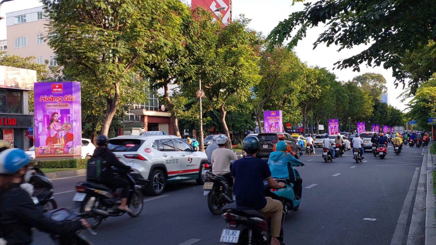 Quảng cáo màn hình led đường Trường Sơn hướng vào sân bay Tân Sơn Nhất